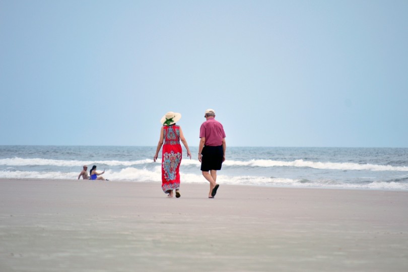 elderly retiree couples